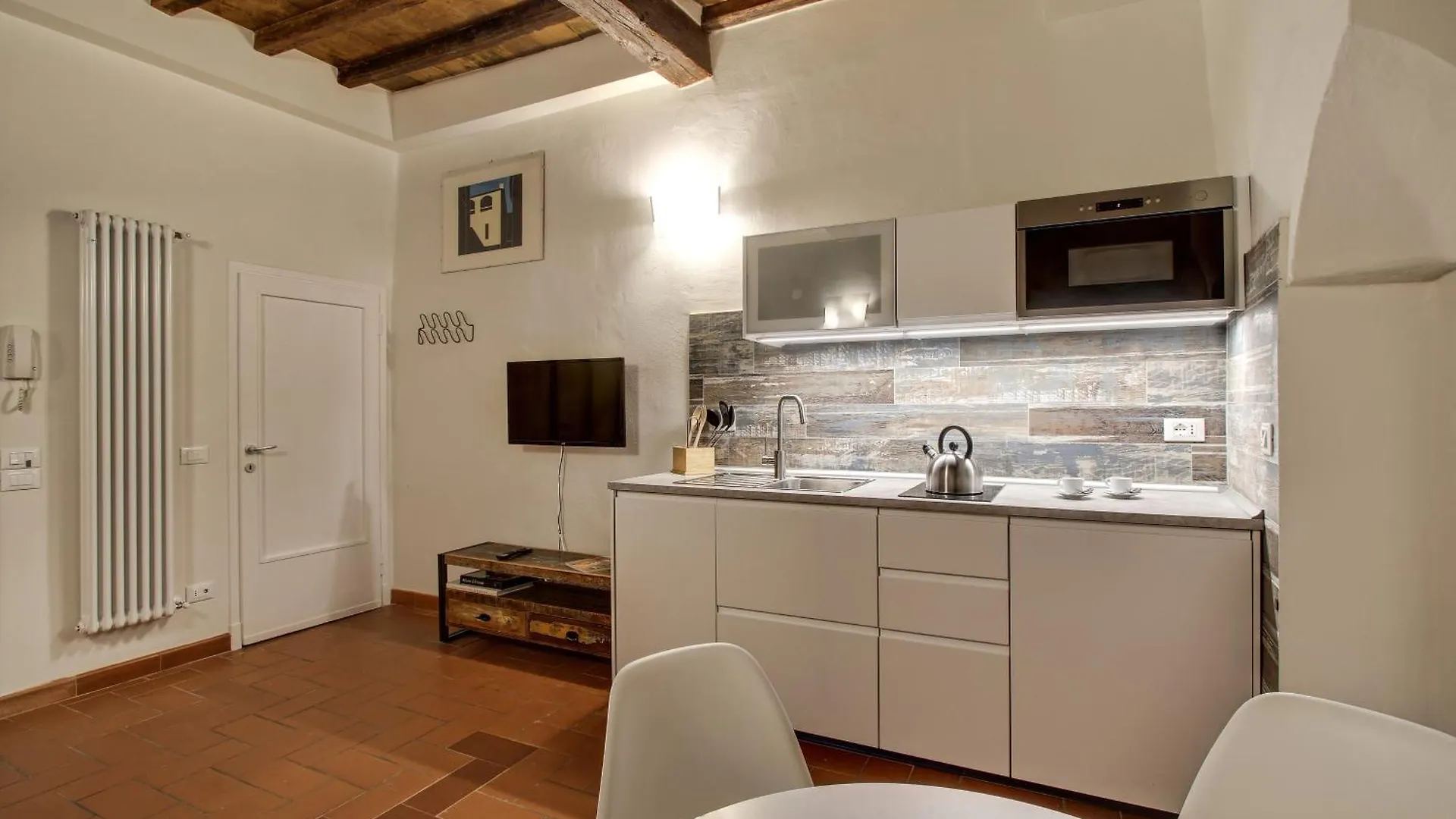 Pilastri Apartment Near Santa Croce Florence Italy