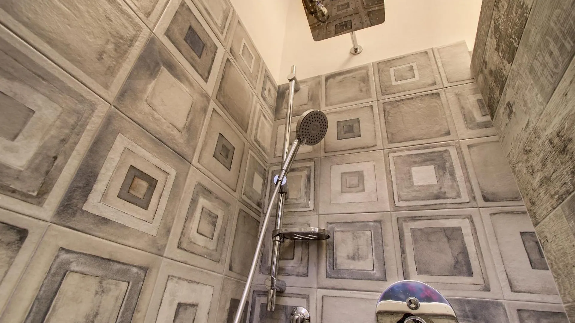 Pilastri Apartment Near Santa Croce Florence